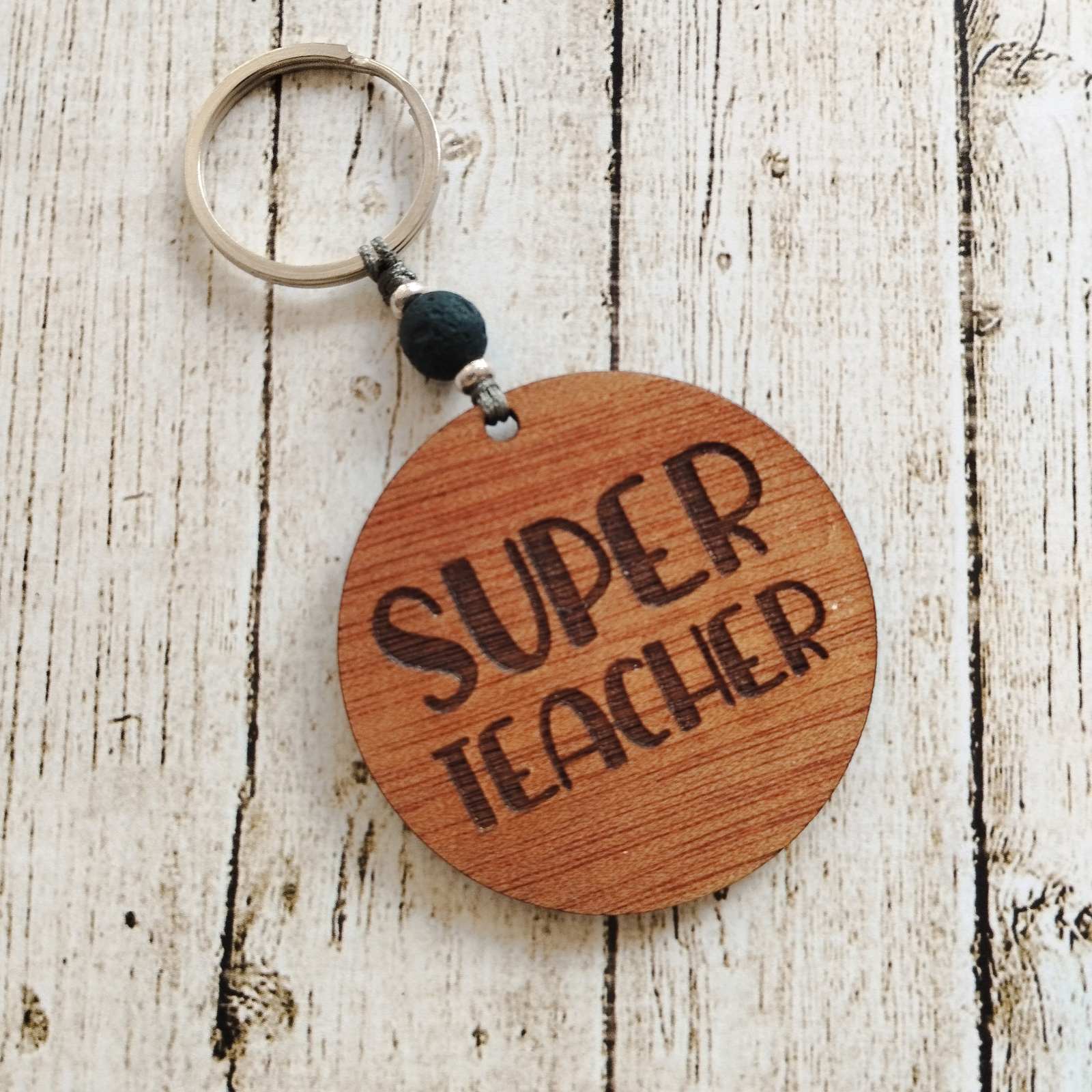 Ξύλινο Μπρελόκ Στρογγυλό "Super teacher" για τον Καλύτερο Δάσκαλο Think Gift